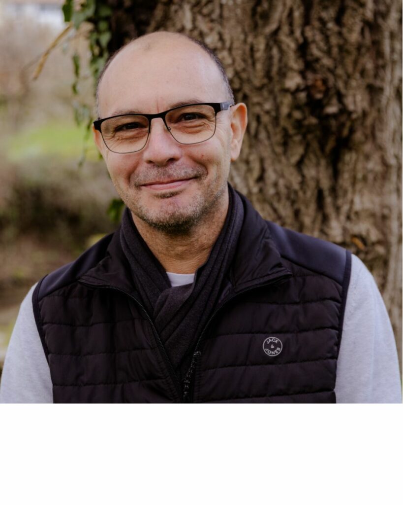 L’image actuelle n’a pas de texte alternatif. Le nom du fichier est : alain_roulin.jpg